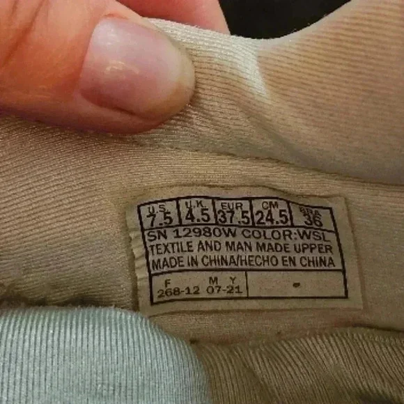 Skechers White Shoes - Picture 2 of 11